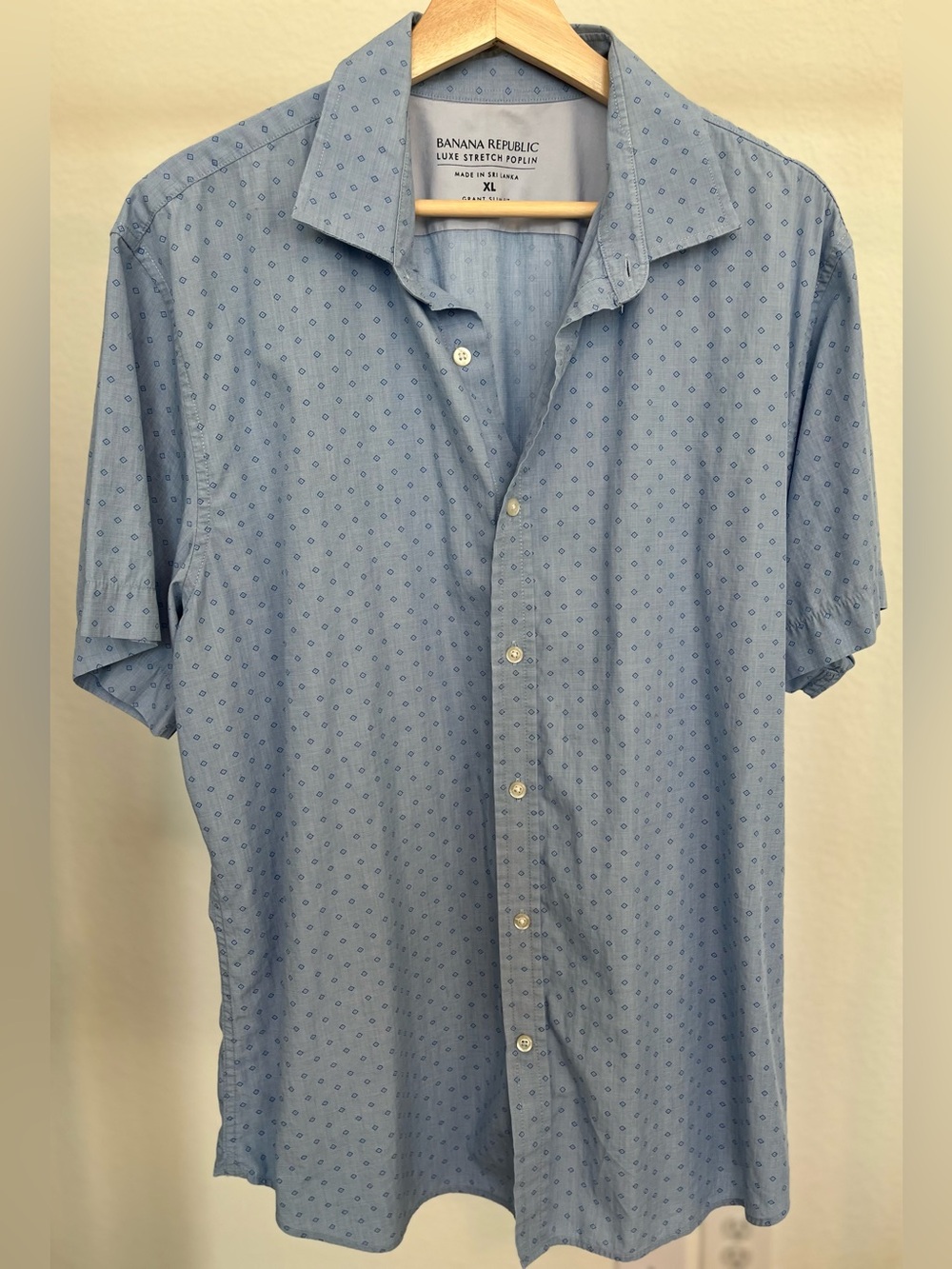 Banana Republic Light Blue Short-Sleeve Micro Print Button-Down Shirt